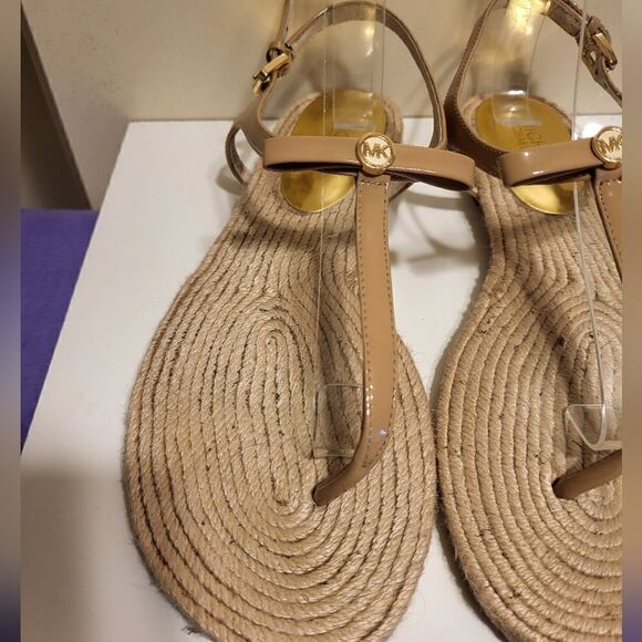MK Michael Kors Tan Patent Leather & Jute Sole T-Strap Sandals sz. 9.5 Ret.$129 - Picture 3 of 7